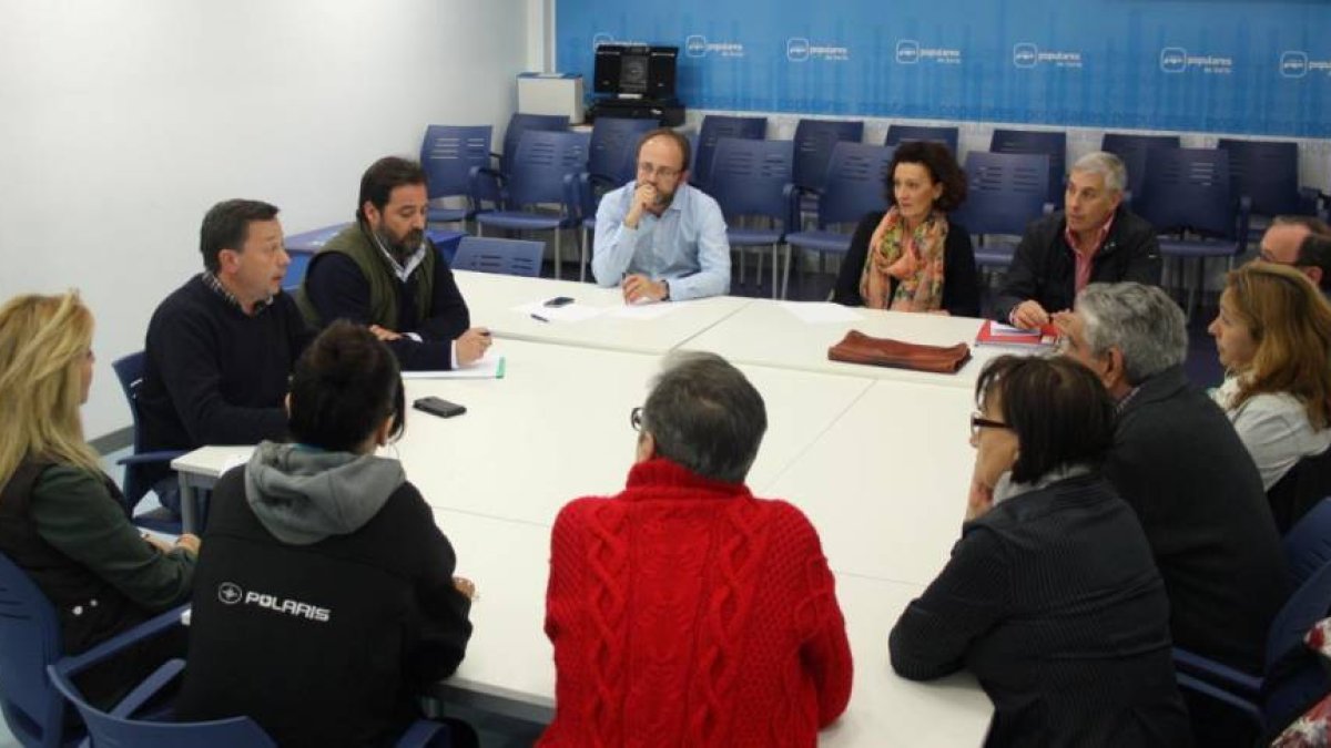 Adolfo Sainz en la reunión.-PP SORIA