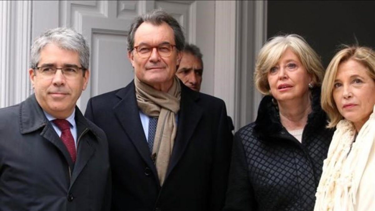 Mas, Ortega y Rigau acompañan a Francesc Homs en el juicio por el 9-N celebrado en Madrid.-JUAN MANUEL PRATS