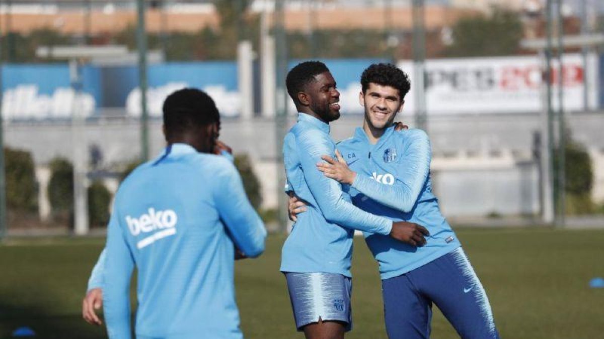 Umtiti, durante el entrenamiento de este viernes.-FC BARCELONA