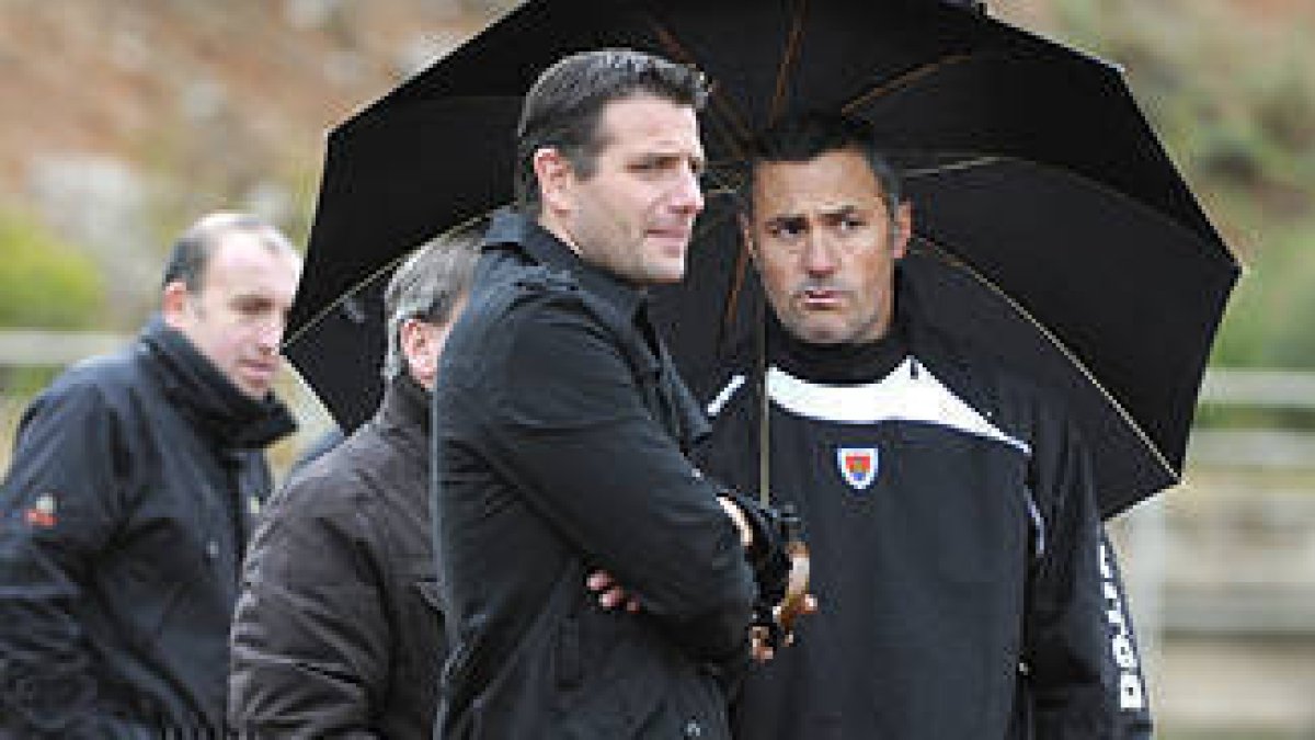 César Palacios cumple su segunda temporada como director deportivo. / V. Guisande-