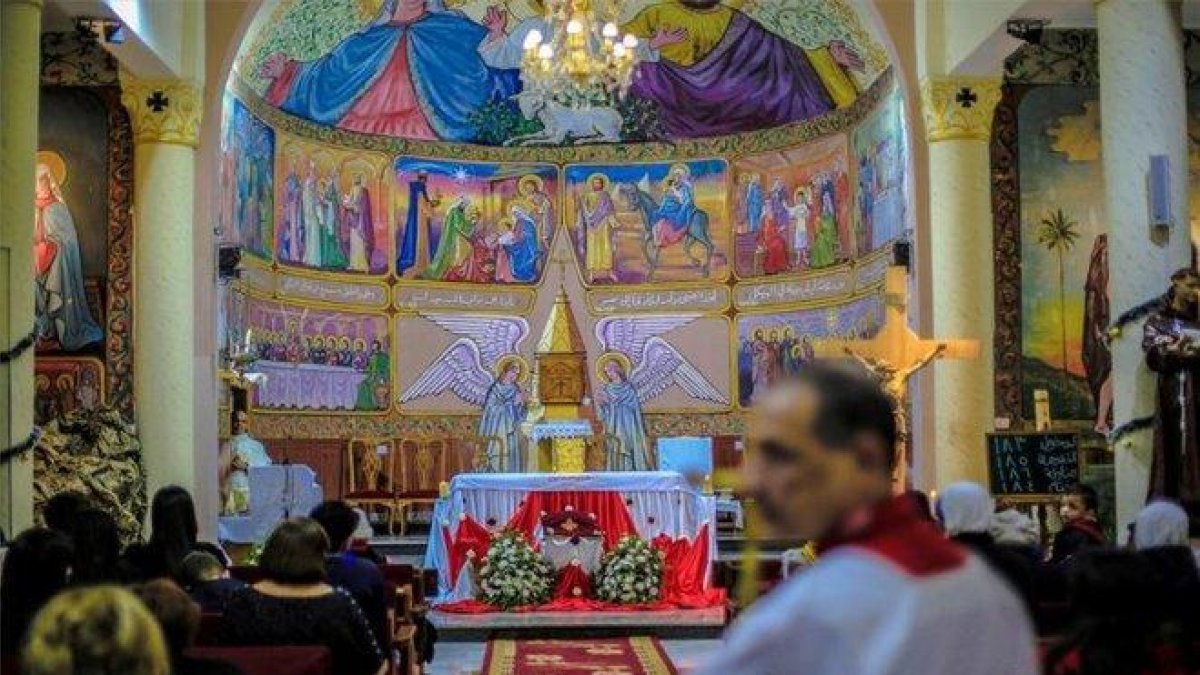 Celebración de la misa de Navidad en una iglesia en Gaza.-EFE