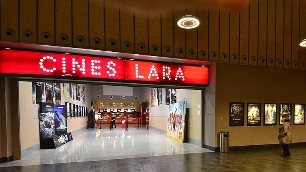 Cines Lara, en Soria.-VALENTÍN GUISANDE