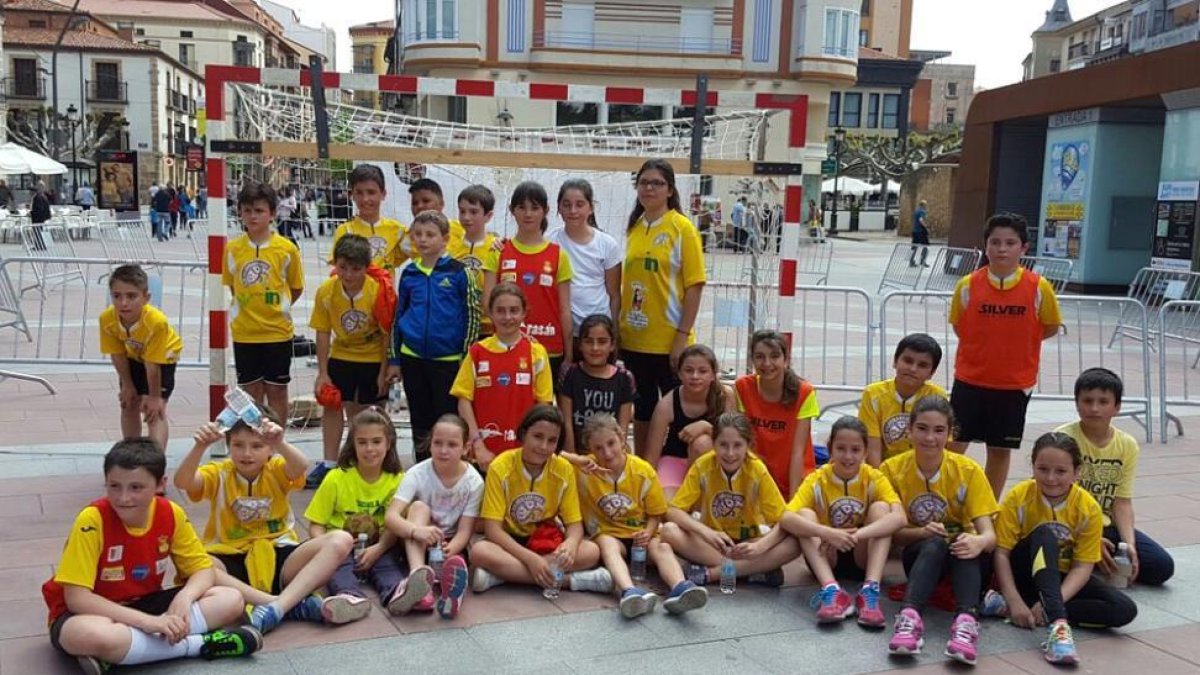 El BM Soria trabaja con un centenar de niños y niñas en su cantera.-