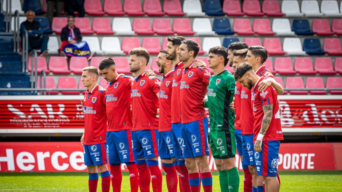 El Numancia también estará pendiente este sábado de otros siete campos en los que está en juego la permanencia. MARIO TEJEDOR