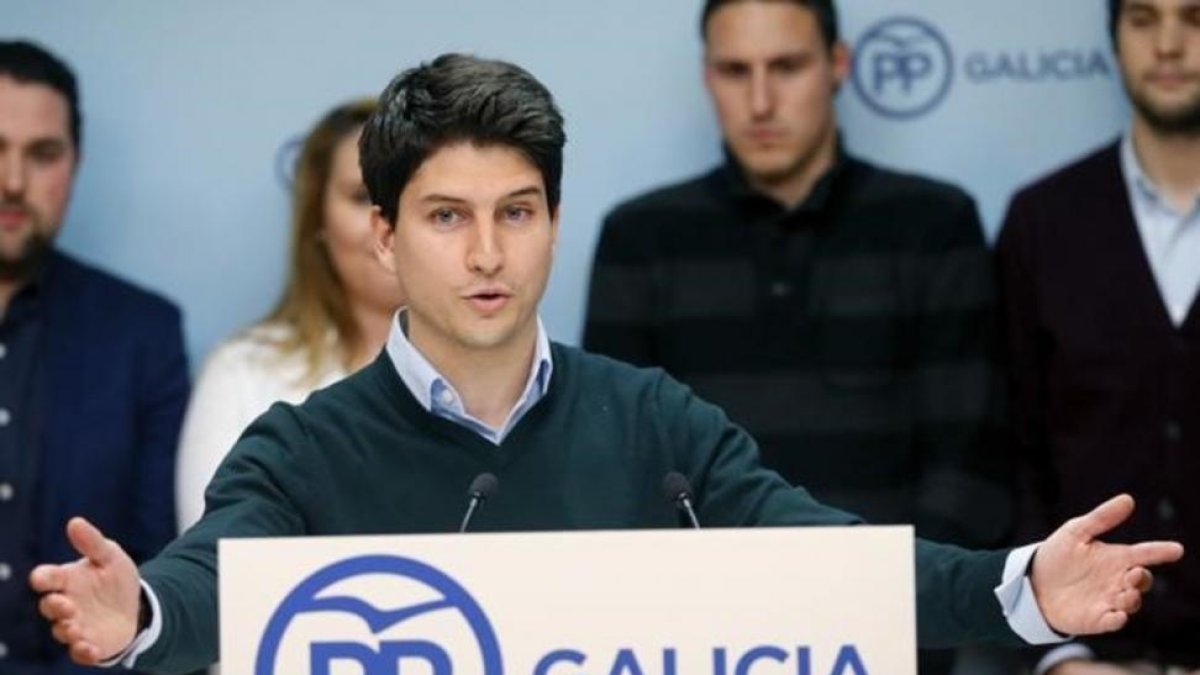 Diego Gago anuncia su candidatura a presidir Nuevas Generaciones, este lunes.-EFE