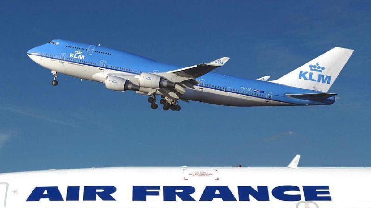 Aviones de Air France y de KLM en el aeropuerto de Ámsterdam.-AFP