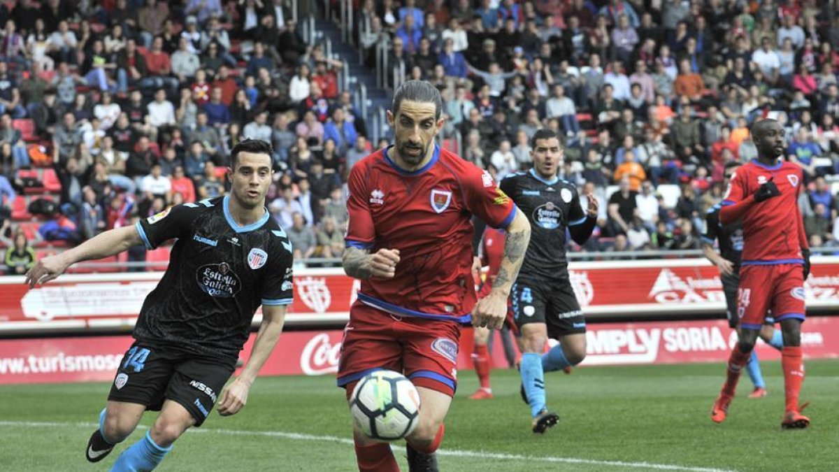 El Numancia se jugará media promoción en los partidos de Los Pajaritos.-Valentín Guisande