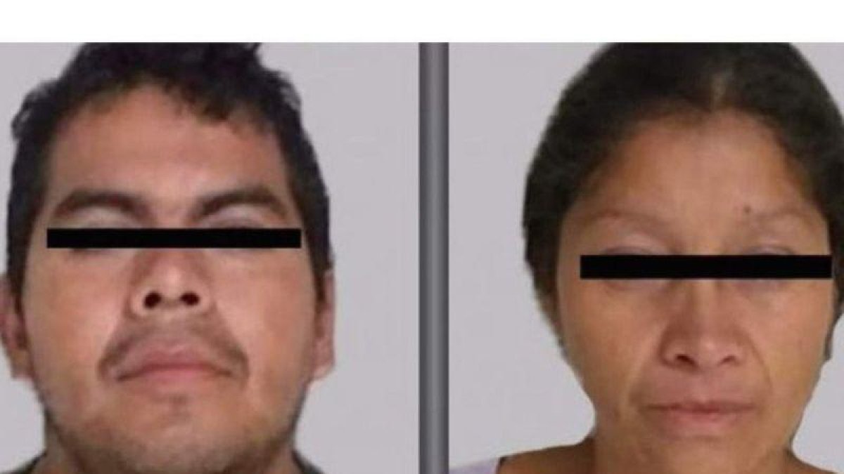 La pareja, identificada con los nombres de Juan Carlos N y Patricia N, fue detenida el viernes pasado cuando caminaban con un coche de bebé con el cadáver de una mujer.-FISCALÍA DE MÉXICO