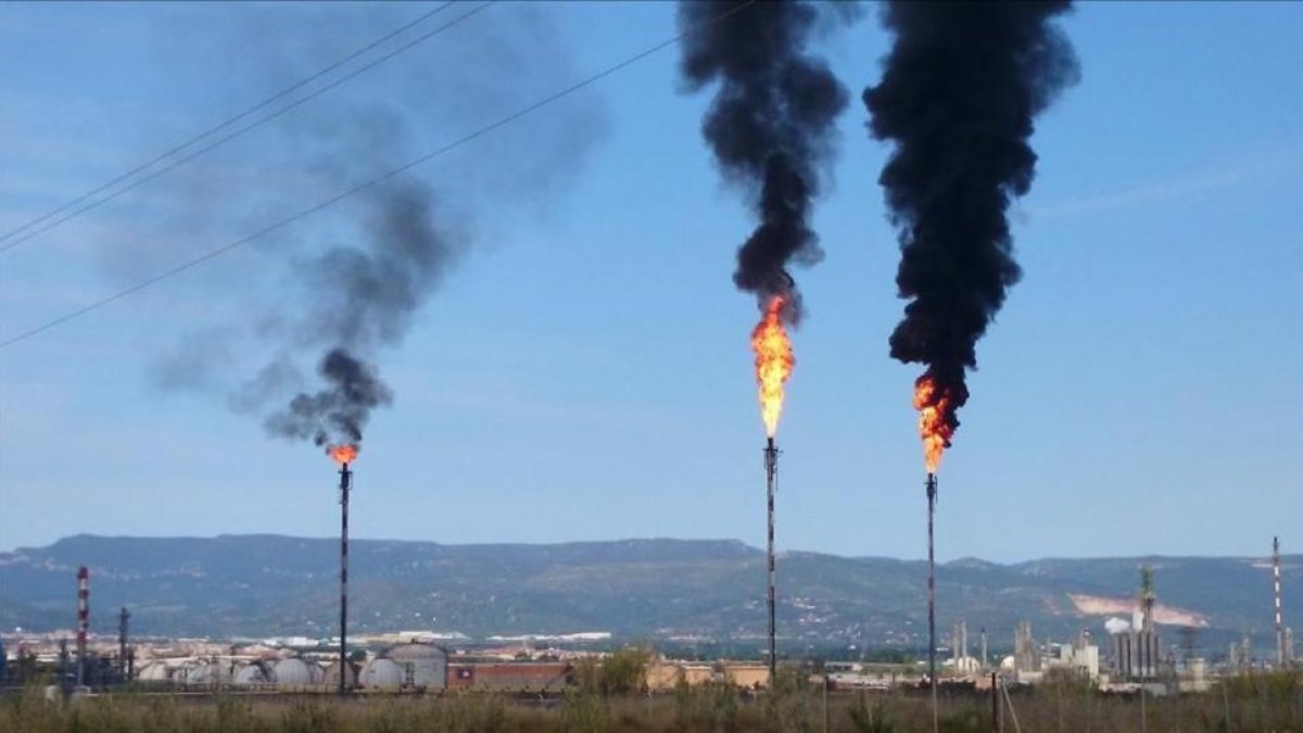Planta de Repsol en el polígono norte de la petroquímica de Tarragona.-ACN / NÚRIA TORRES