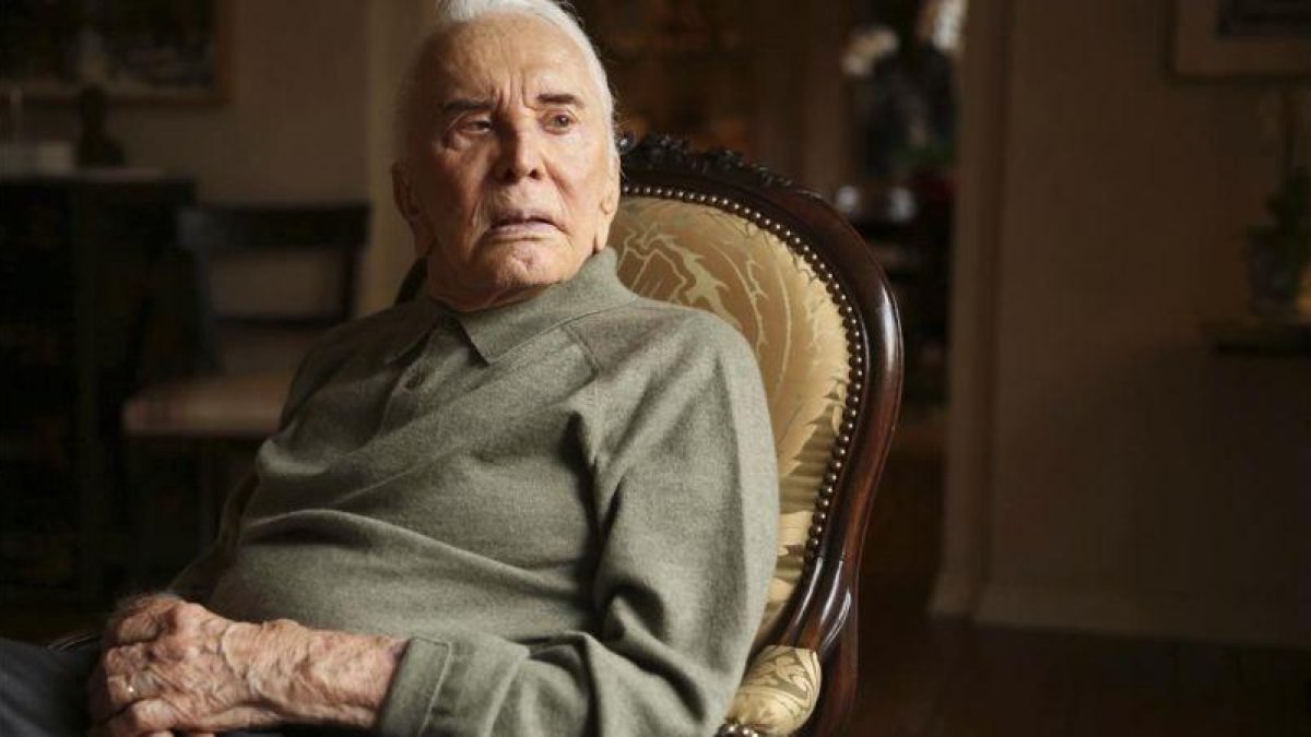 Kirk Douglas, en una imagen tomada en diciembre del 2014-AP / INVISION / MATT SAYLES