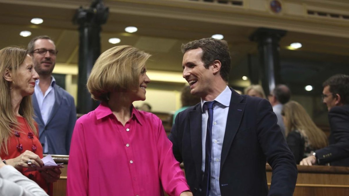 Pablo Casado y María Dolores de Cospedal  en el Congreso de los Diputados.-/ DAVID CASTRO