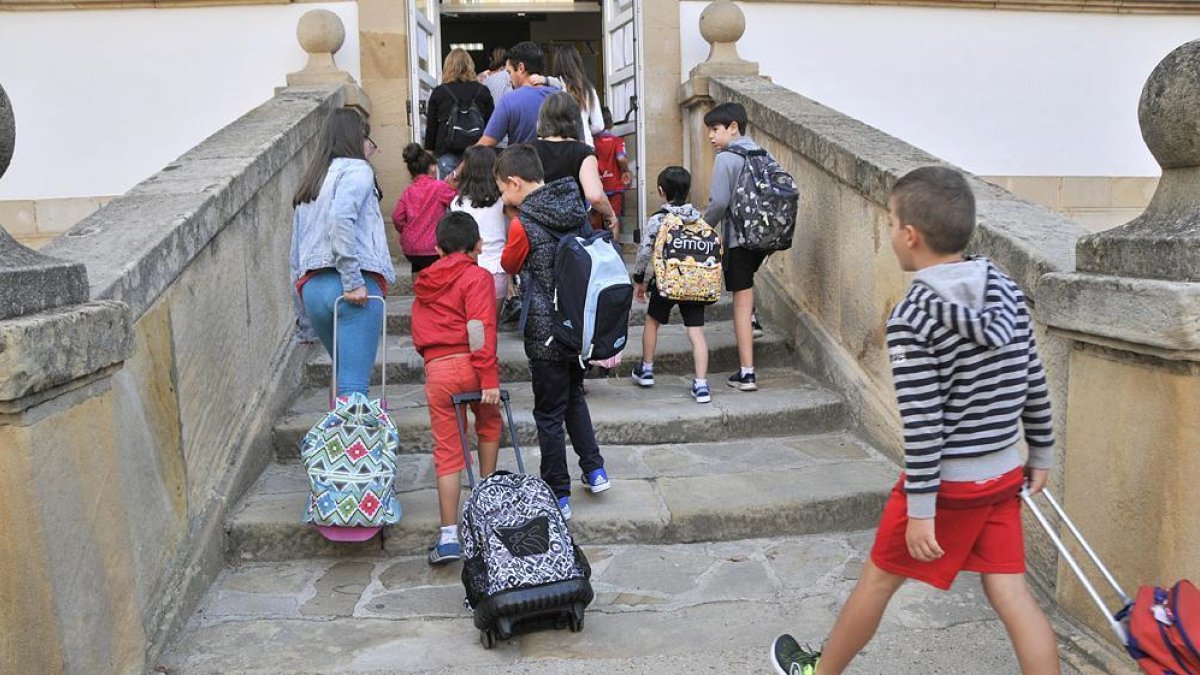 Primer día del colegio en la capital-Valentín Guisande