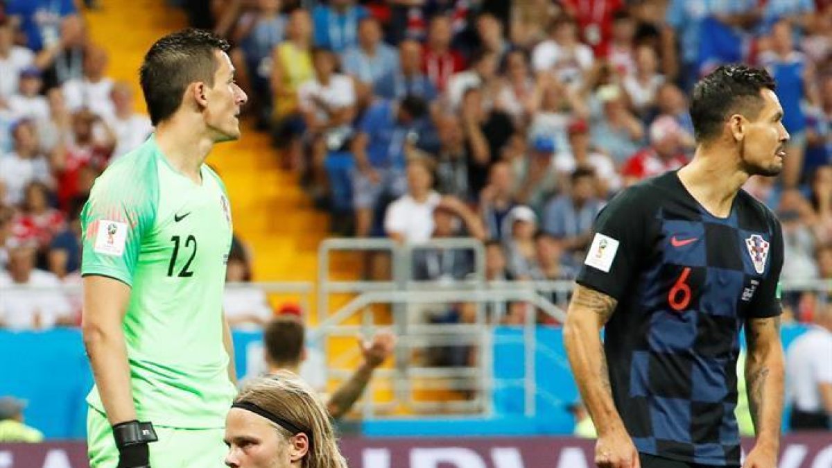 Birkir Bjarnason se lamenta de una ocasión-SHAWN THEW