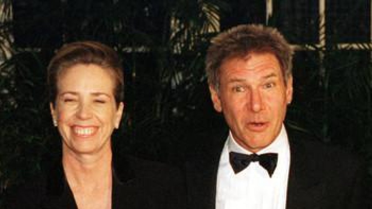 Una imagen de Harrison Ford y Melissa Mathison, de noviembre del 2000, cuatro años antes de divorciarse.-RICK WILKING / REUTERS