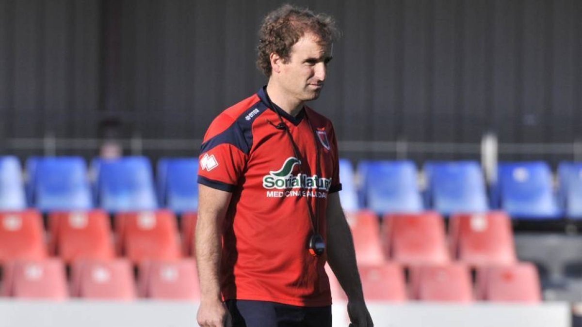 El técnico del Numancia, Jagoba Arrasate.-VALENTÍN GUISANDE