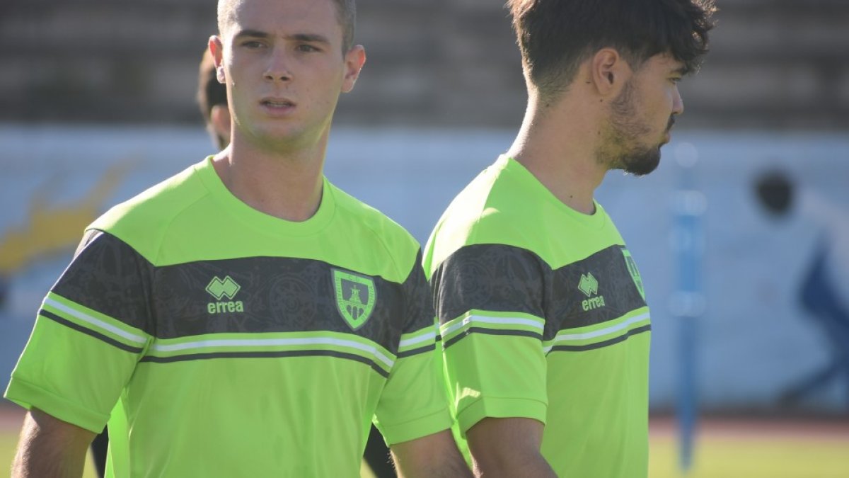 El canterano Raúl Hernández en un entrenamiento del Numancia. CD Numancia