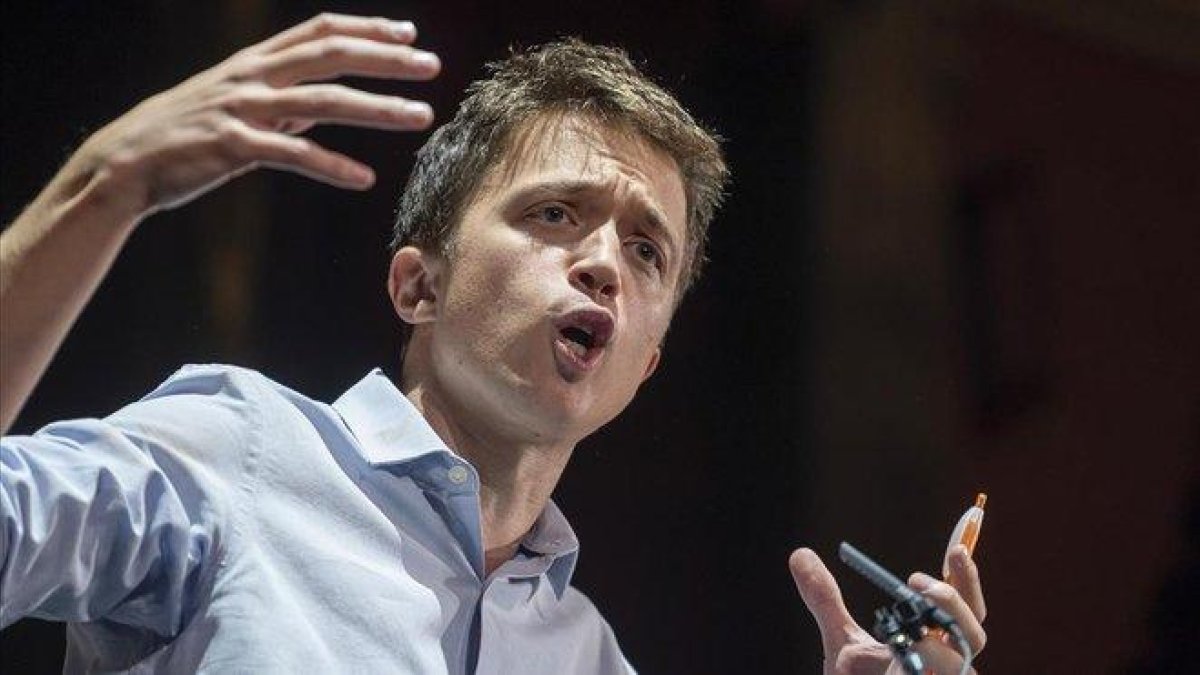 Íñigo Errejón en su intervención este sábado en València en el mitin central de Más País-Més Compromís-MIGUEL LORENZO