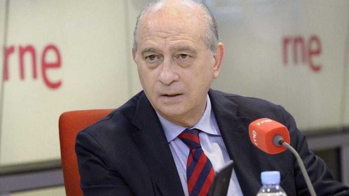 El exministro del Interior, Jorge Fernández Díaz, en una imagen de archivo.-EFE / RAÚL TEJEDOR