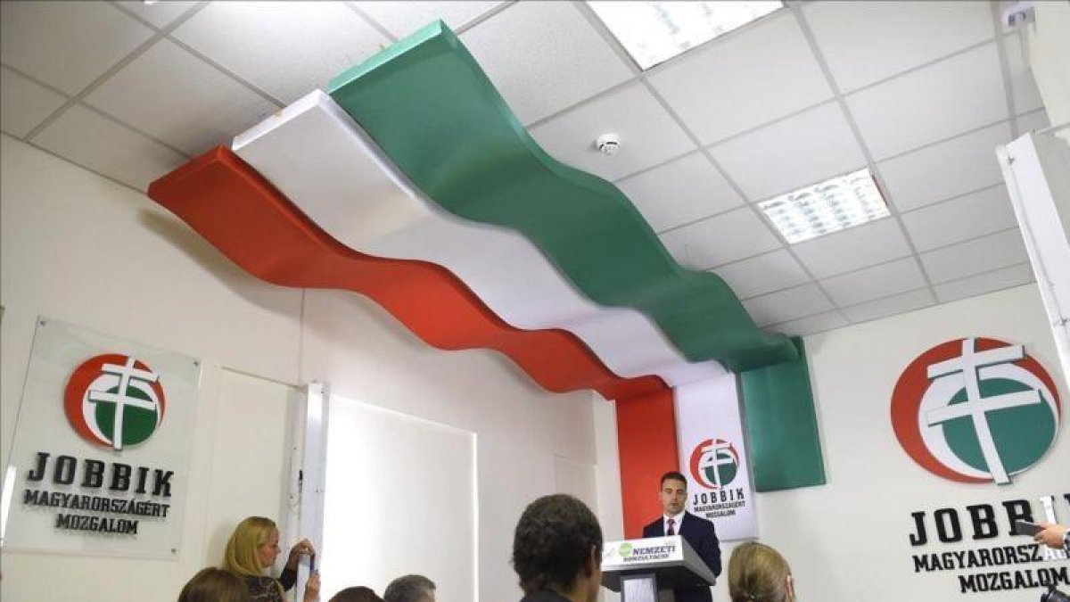 El líder del partido Jobbik, Gabor Vona, el pasado 2 de octubre tras cerrarse los colegios electorales del referemdum contra los refugiados.-EFE / TAMAS KOVACS