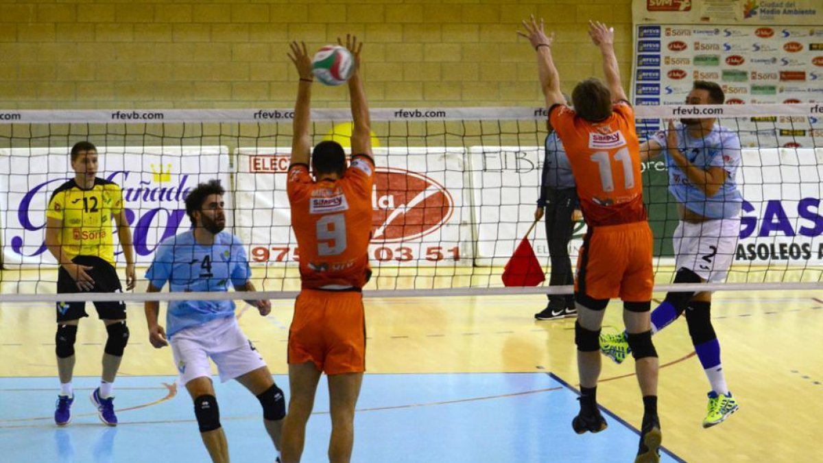 El Río Duero sólo cedía ante Teruel en los puntos finales de set.-Álvaro Martínez