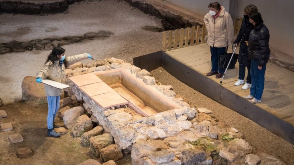 Visita ayer al Museo de Cuevas.-GONZALO MONTESEGURO