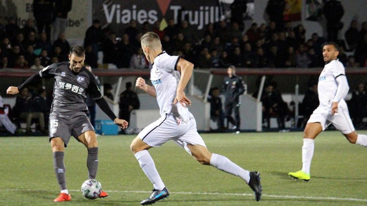 Néstor Albiach, goleador de los rojillos en Ceuta, en el encuentro del pasado martes en el que el Numancia no pudo con un equipo de Tercera.-Área 11