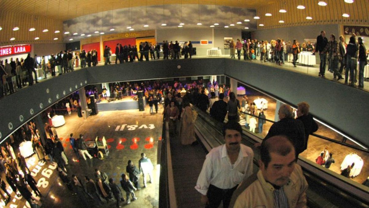 El centro comercial de Camaretas, beneficiado con la declaración-
