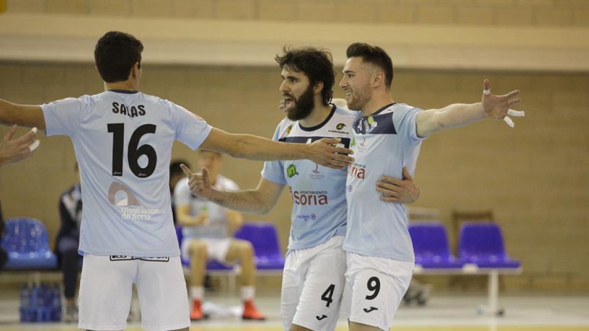 El técnico del Río Duero Manuel Sevillano durante un partido.-DIEGO MAYOR