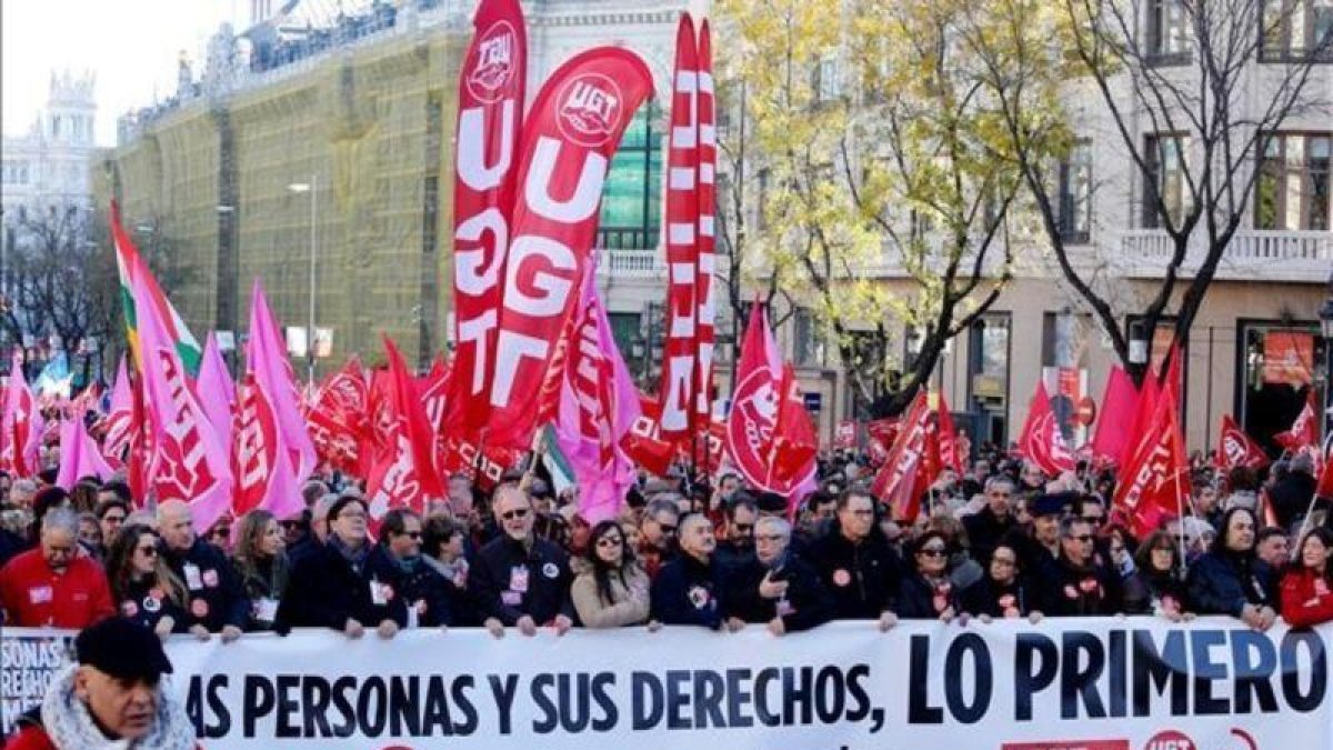 Manifestación de CCOO y UGT en Madrid.-JUAN MANUEL PRATS