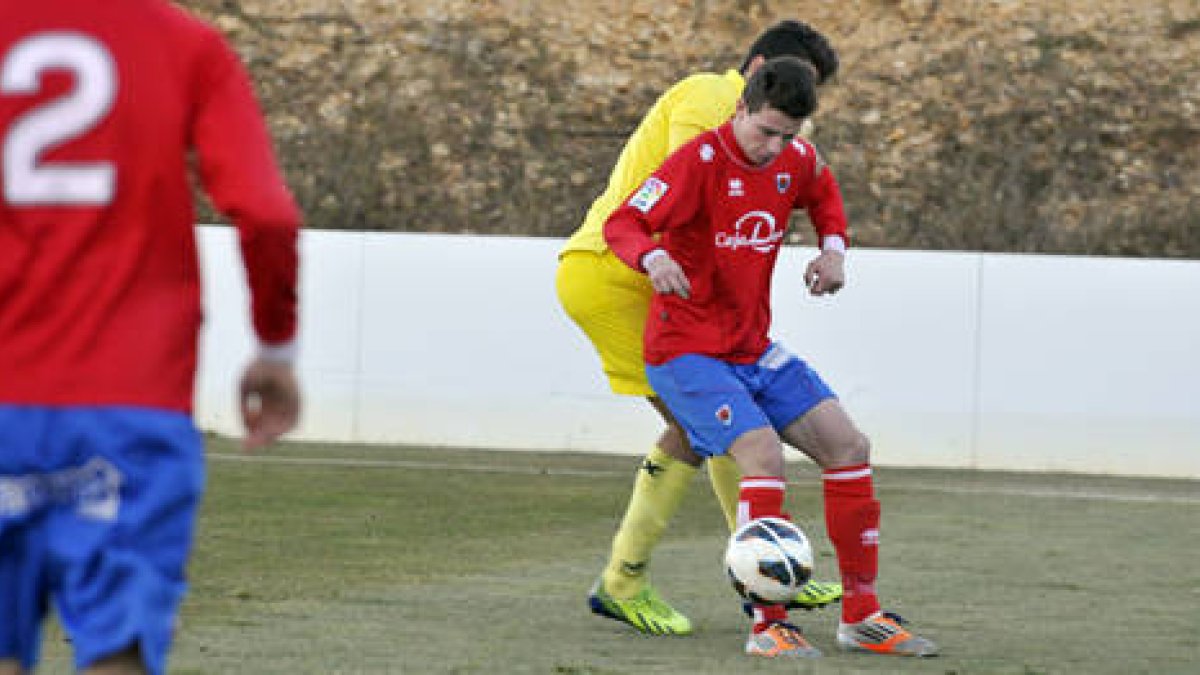 El Numancia juvenil perdió 3-1 en Alcoy. / DIEGO MAYOR-