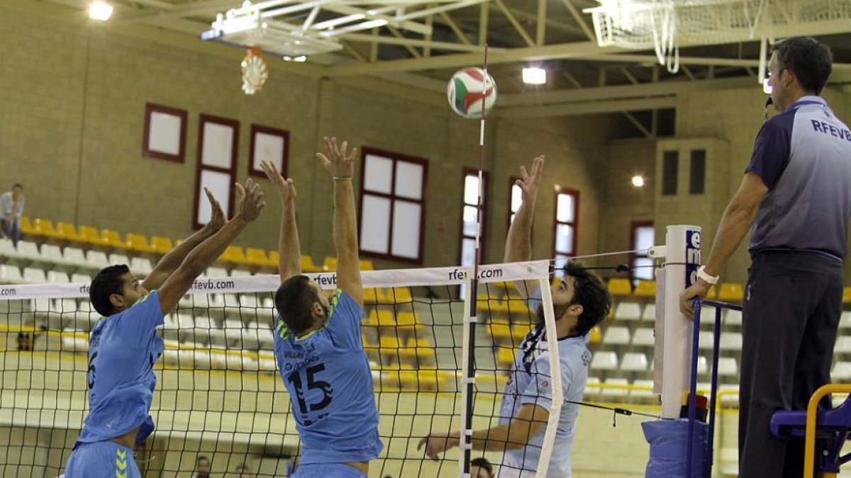 El Río Duero cumplió con el objetivo es su debut liguero.-DIEGO MAYOR