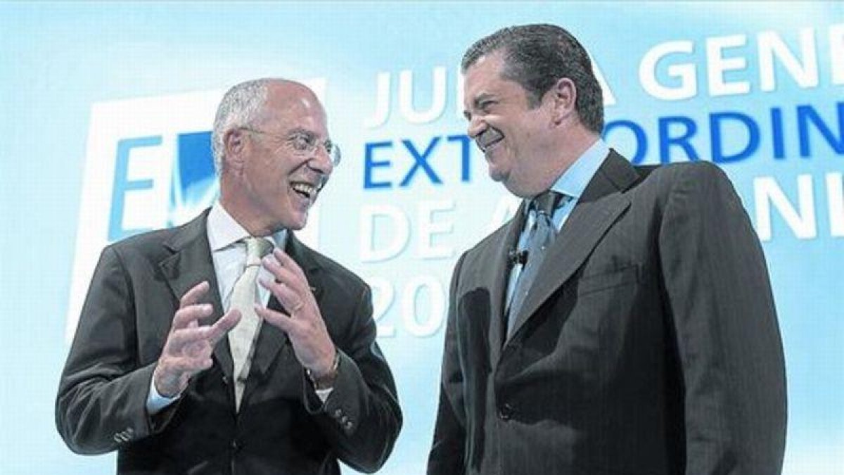 El consejero delegado de Enel, Francesco Starace (izquierda), con Borja Prado, ayer.-EFE