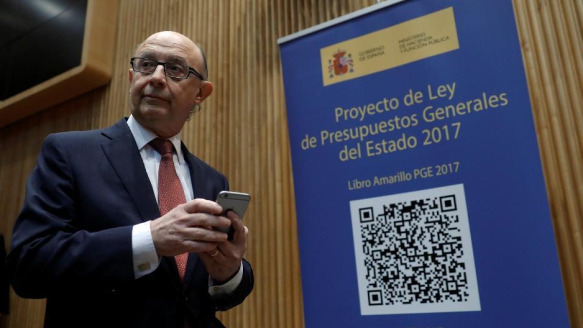 El Gobierno invertirá en Castilla y León 991,49M€, un 31,6% menos que en 2016-EL MUNDO