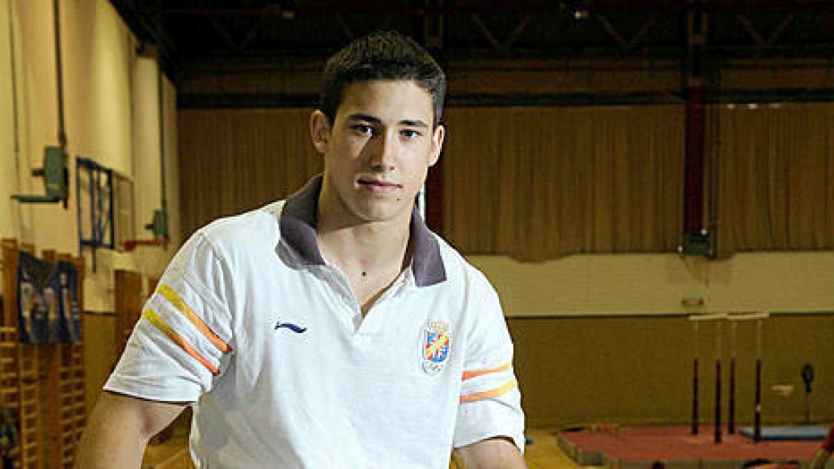 Sergio Muñoz durante un entrenamiento en Madrid. / REAL FEDERACIÓN ESPAÑOLA DE GIMNASIA-