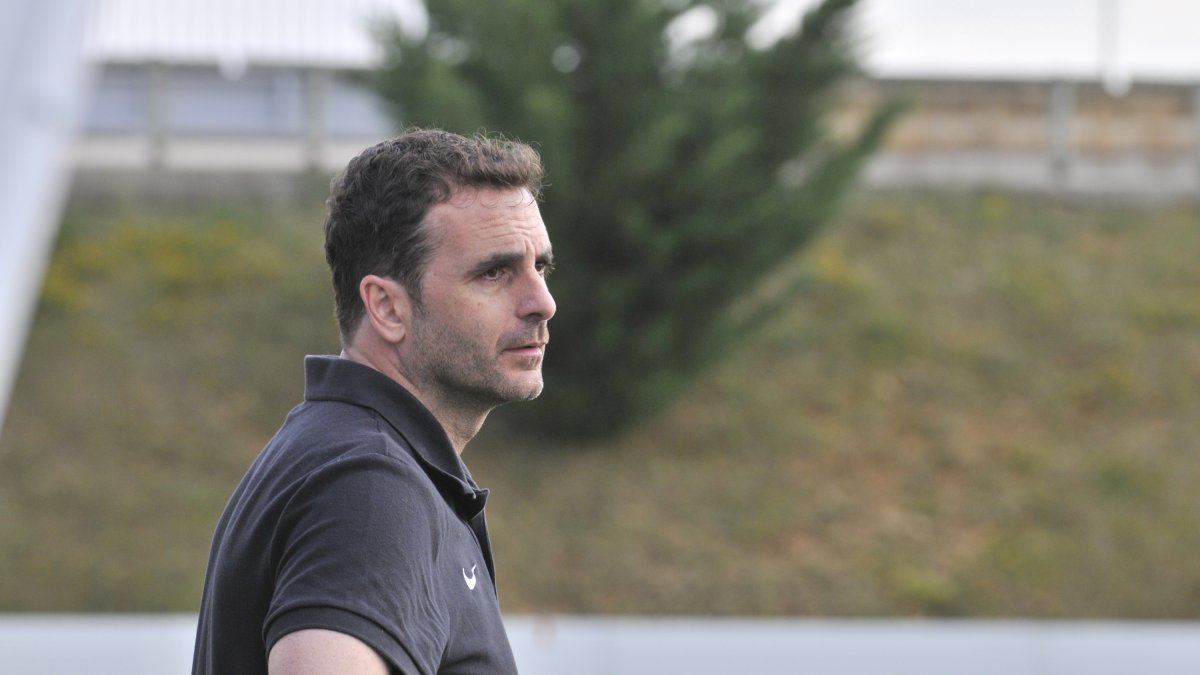 Diego Rojas podría renovar en breve como entrenador del Almazán. MARIO TEJEDOR