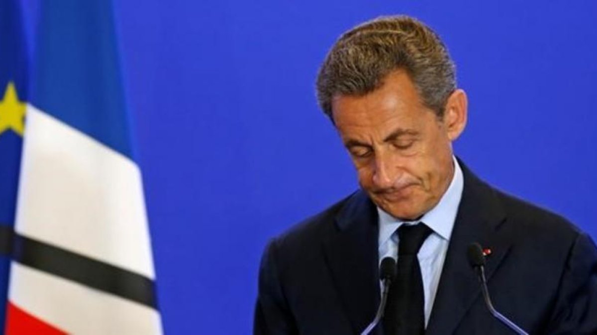 El expresidente francés Nicolas Sarkozy, en su comparecencia tras el asesinato del sacerdote en Saint-Etienne-du-Rouvray.-REUTERS / BENOIT TESSIER