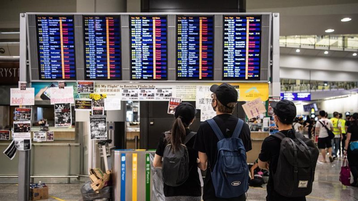 La sala de registros del aeropuerto de Hong Kong.-EFE / EPA / LAUREL CHOR