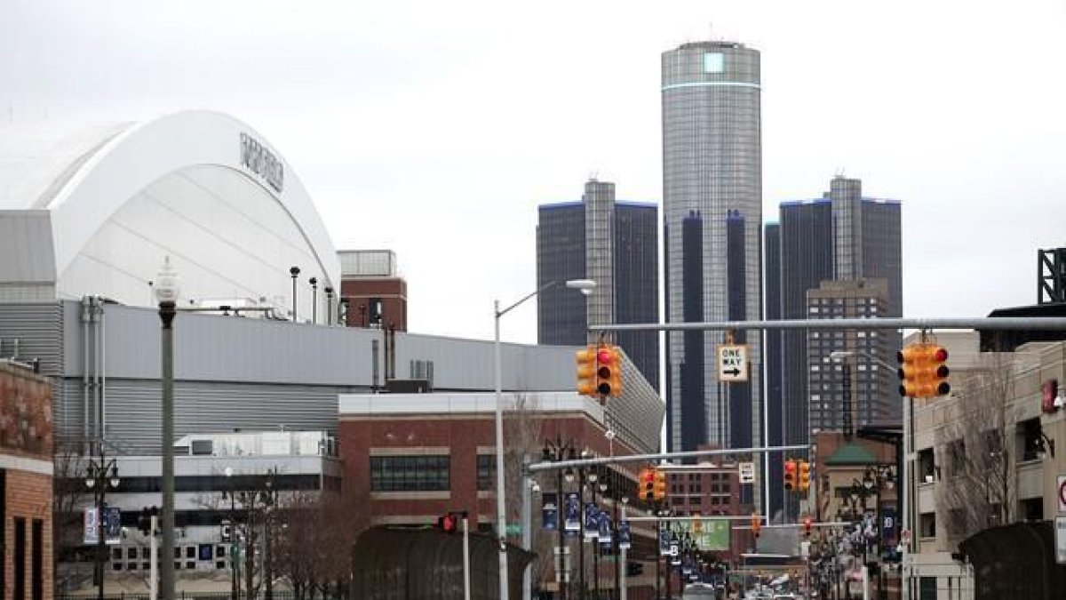 Las sedes de Ford y General Motors, en el centro de Detroit, este miércoles.-AFP / BILL PUGLIANO
