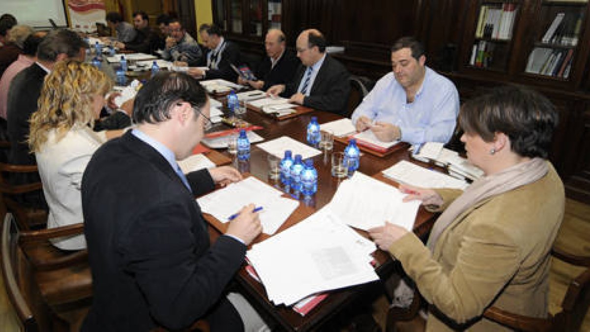 Uno de los plenos de la Cámara de Comercio de Soria./ V. G. -
