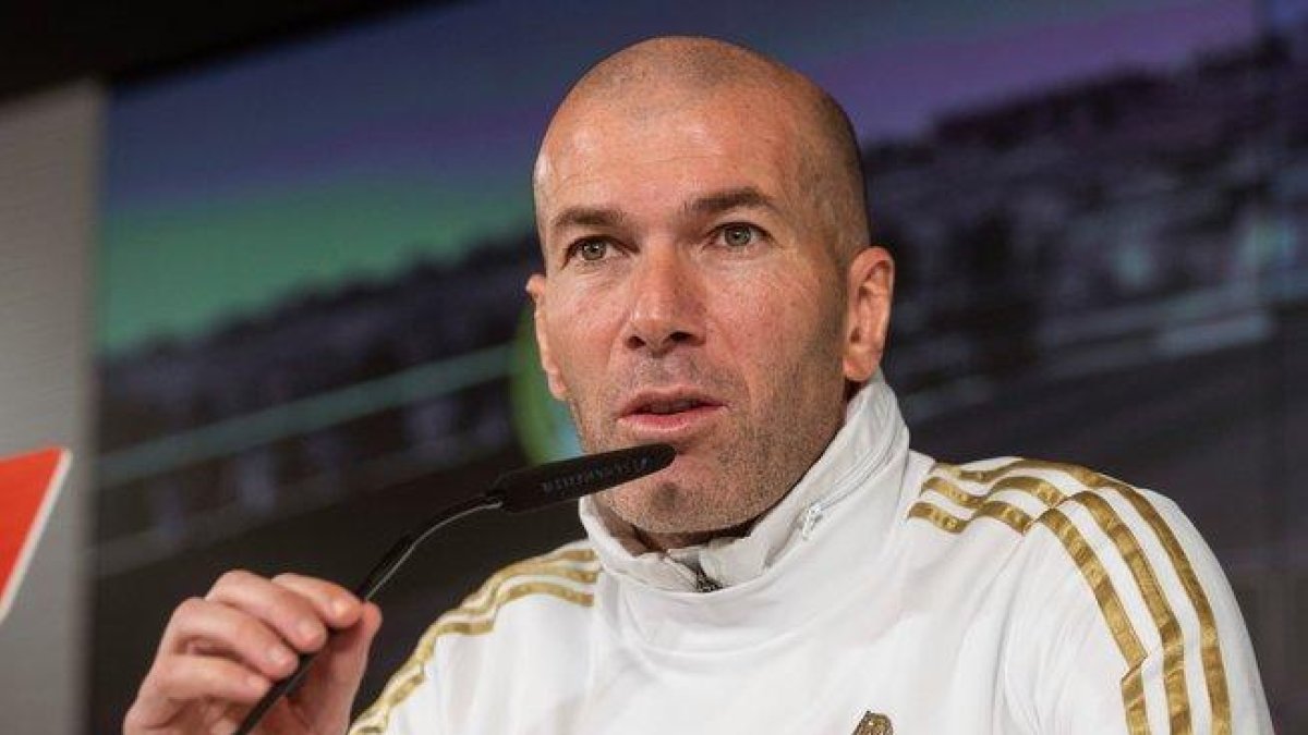 Zinedine Zidane este martes en rueda de prensa.-EFE