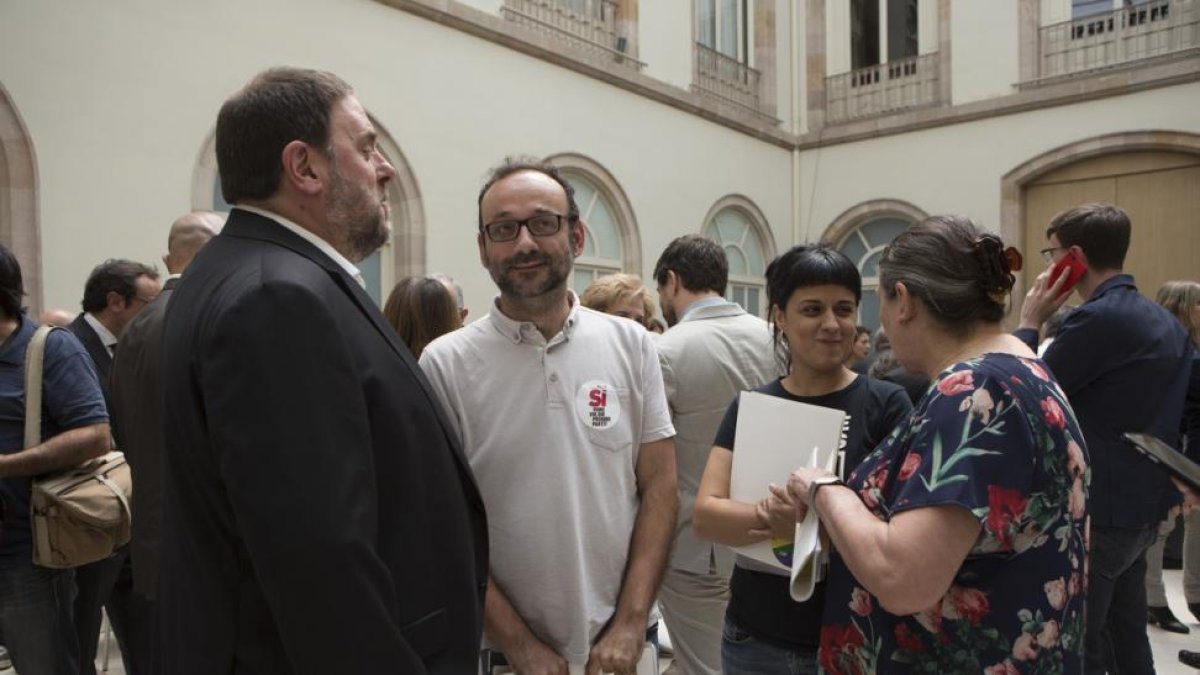 Oriol Junqueras, Benet Salellas, Anna Gabriel y Gabriela Serra en la presentación de la ley del referéndum en el auditorio del Parlament.-ALBERT BERTRAN