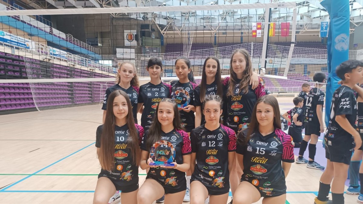 Las chicas del Santo Domingo Sporting de voleibol. HDS