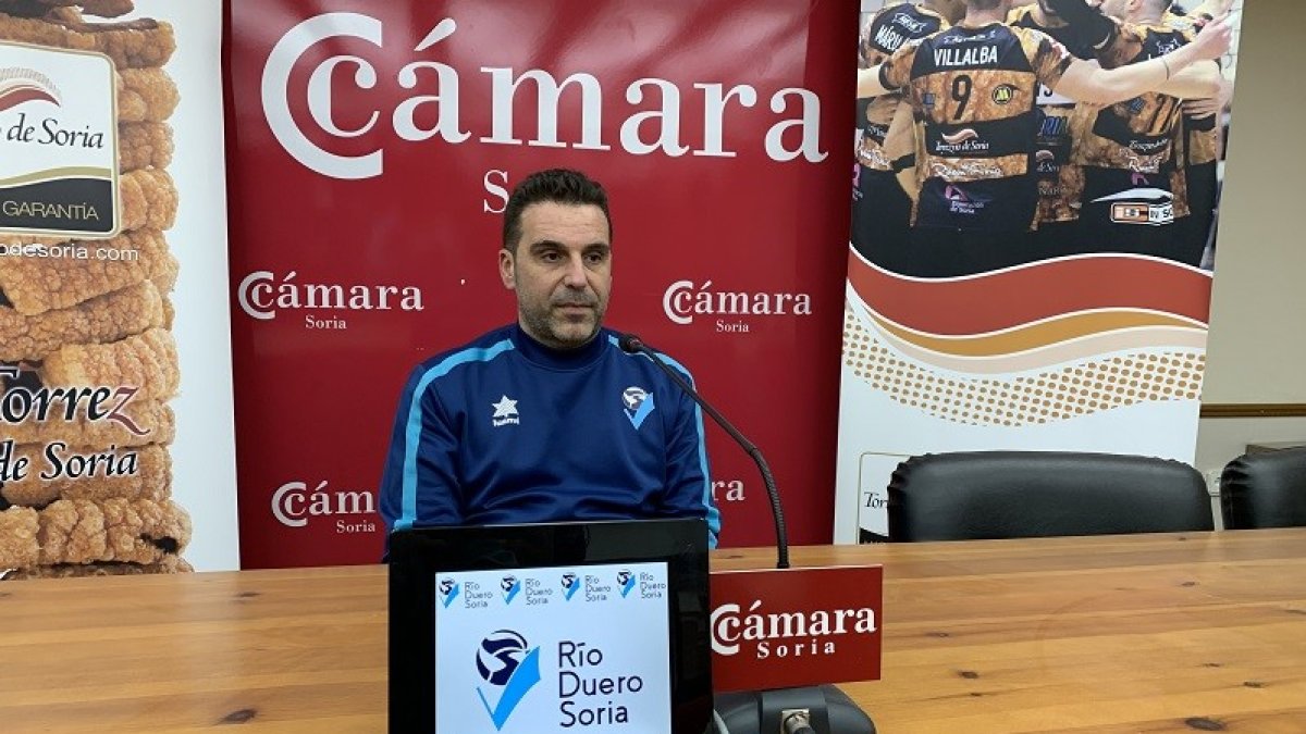 Toribio en la rueda de prensa de ayer. HDS