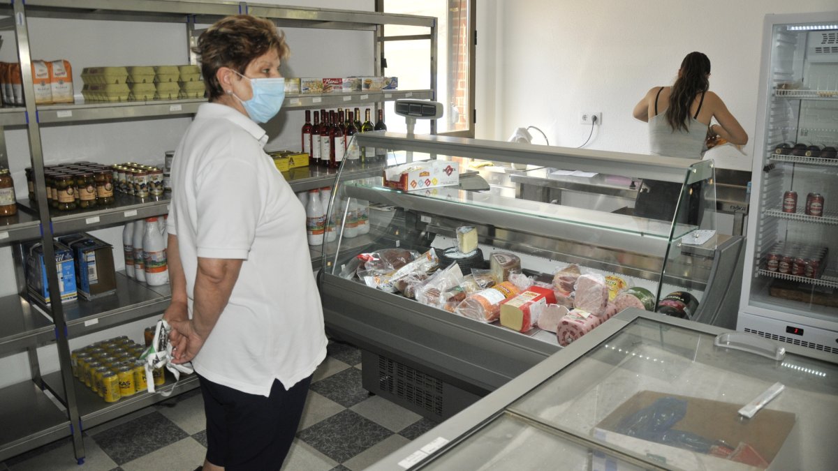 Tienda multiservicios en Gómara.-V.G.