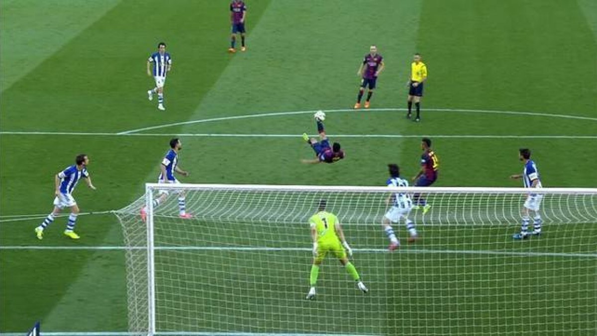 'Zona zàping' recuerda la espectacular volea de Pedro frente a la Real Sociedad.-