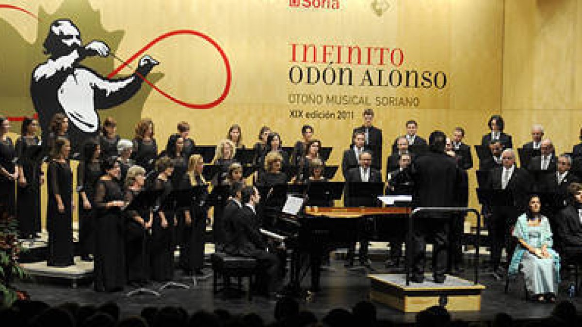 La Coral Cármina fue la encargada de inaugurar el Otoño Musical. / V.G.-