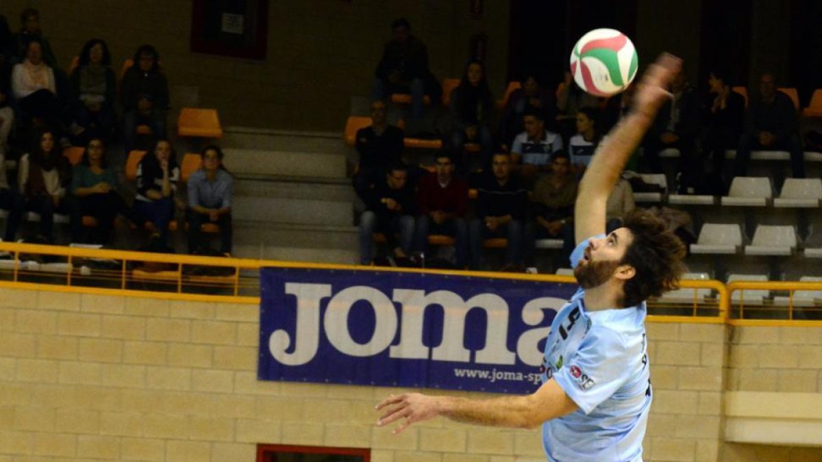 El técnico del Río Duero Manuel Sevillano durante un partido.-ÁLVARO MARTINEZ