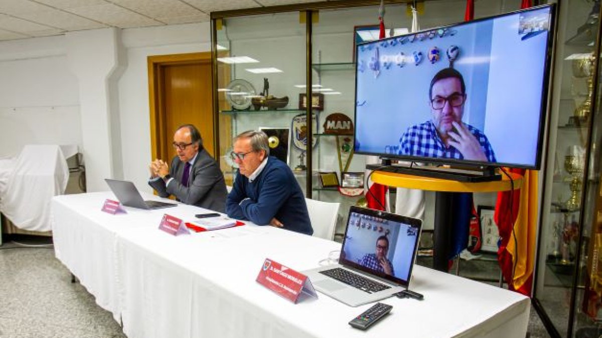 Eduardo Rubio en la última Junta de Accionistas del Numancia. MARIO TEJEDOR