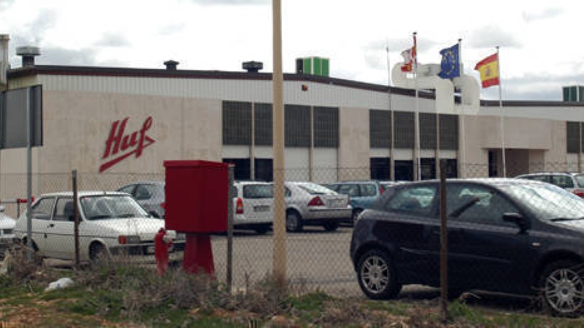Exterior de las instalaciones de Huf en El Burgo de Osma. / VALENTÍN GUISANDE-