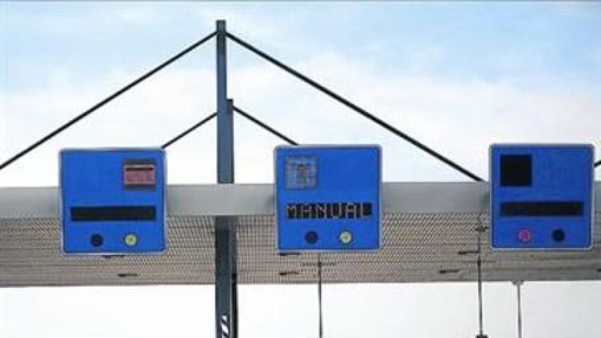 Peaje de una de las radiales de Madrid.-REUTERS / ANDREA COMAS